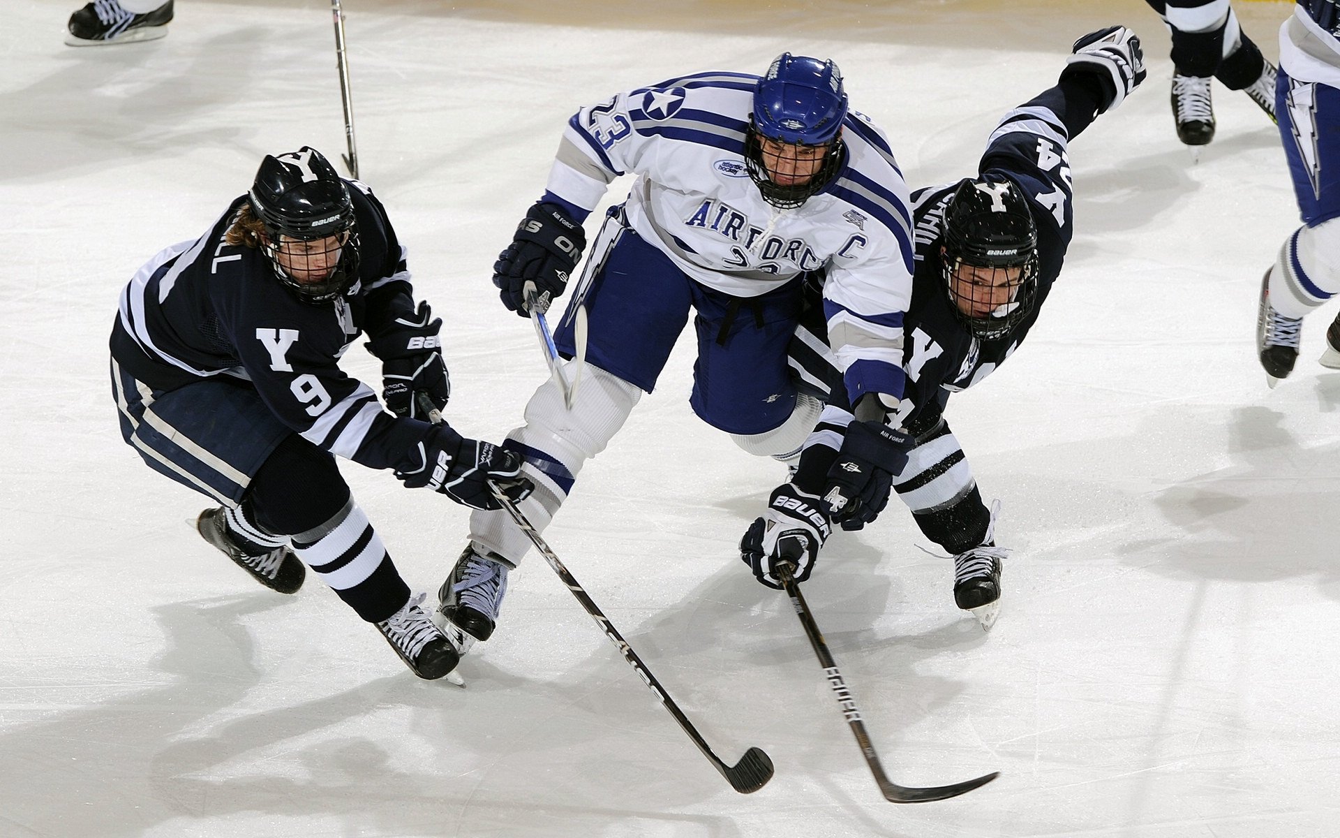 哈兰德连续十场比赛得分超过绝杀，曼联挑战极限！